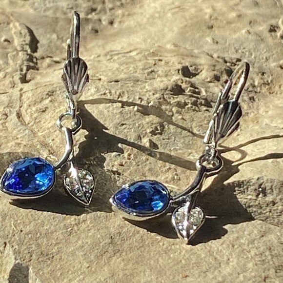 ❤️ Silver Blue Berry Drop Earrings - Picture 6 of 13